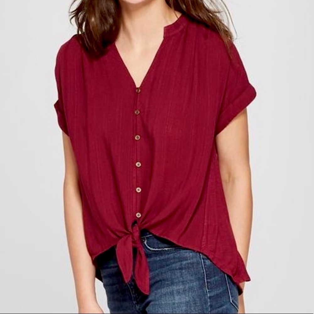 Size XXL Universal Thread Tie Front Button Down Tee❤️